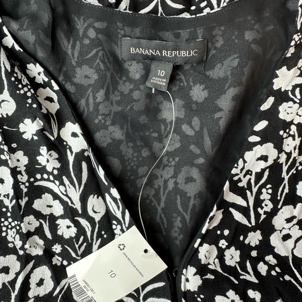 BANANA REPUBLIC Black & White Print Wrap Mini Dress NWT | Size 10 - Picture 14 of 16